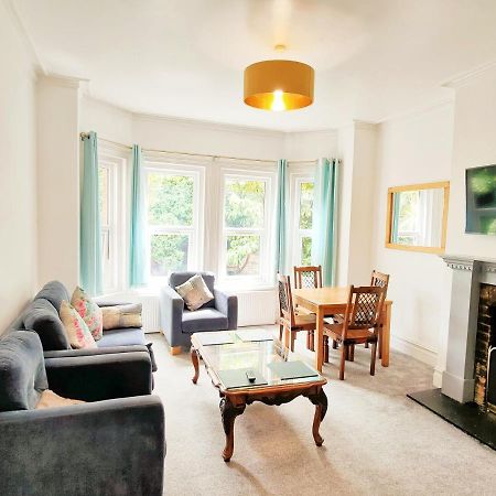 Flat-B, 4 Adults, 20 Mins To Beach, Netflix, Wifi, Sleeps 4 Adults بورنماوث المظهر الخارجي الصورة