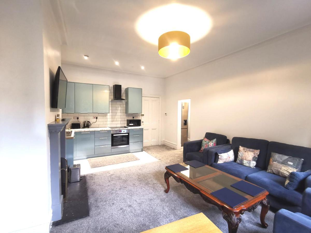 Flat-B, 4 Adults, 20 Mins To Beach, Netflix, Wifi, Sleeps 4 Adults بورنماوث المظهر الخارجي الصورة