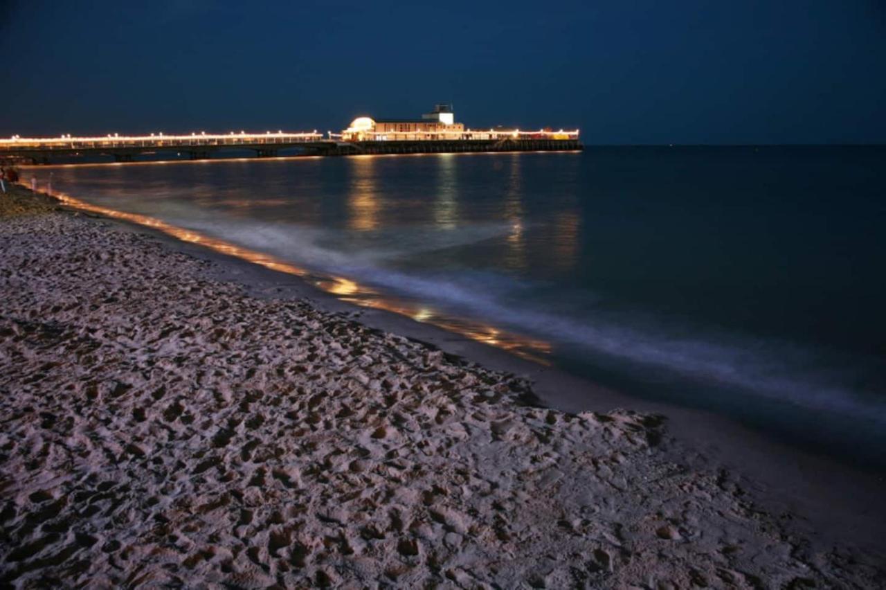 Flat-B, 4 Adults, 20 Mins To Beach, Netflix, Wifi, Sleeps 4 Adults بورنماوث المظهر الخارجي الصورة